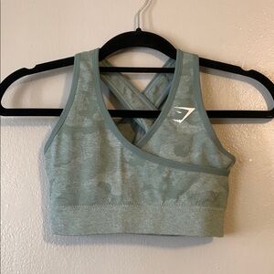 Gymshark Women’s Adapt Camo Seamless Sports Bra Green Size Small